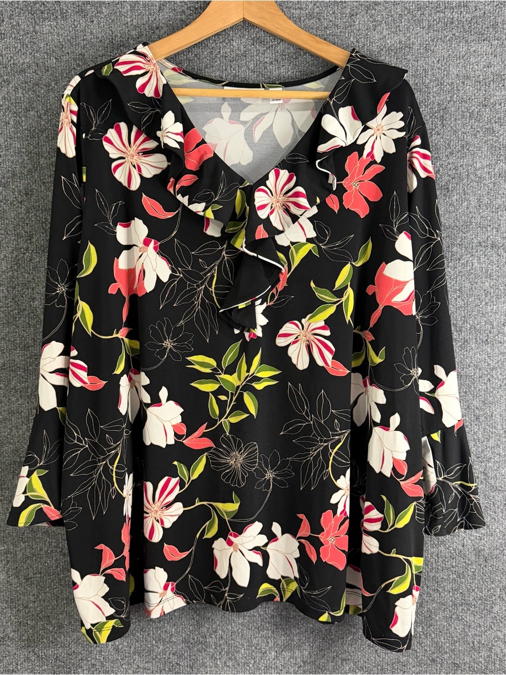 Susan Graver Womens 3X Liquid Knit Floral Top Black Ruffle Neck 3/4 Bell Sleeve